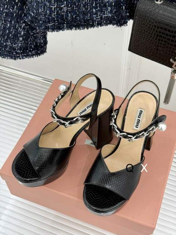 Picture of Miumiu Shoes _SKUMiuMiusz35-4011CMJX030417990